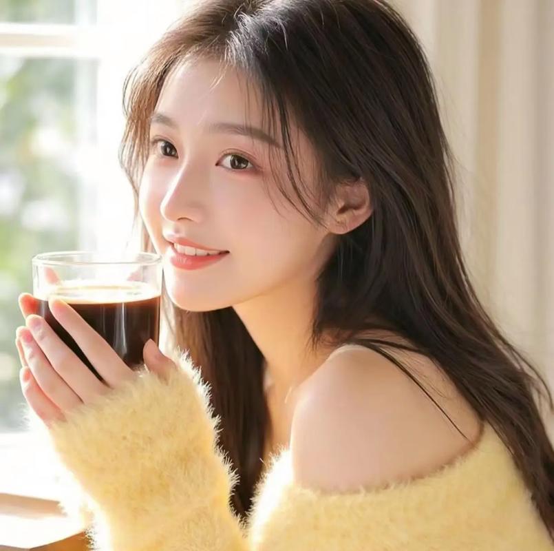 成都高温持续 民众进入防空洞纳凉